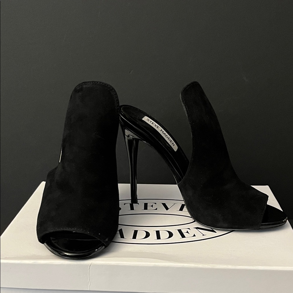Steve Madden Elegant Black Peep-Toe Heels - Picture 1 of 7